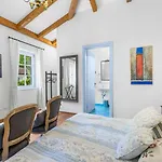 Bottega Villa *