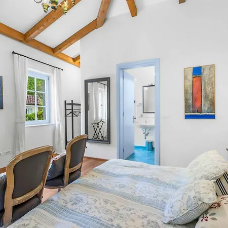 Bottega Villa *