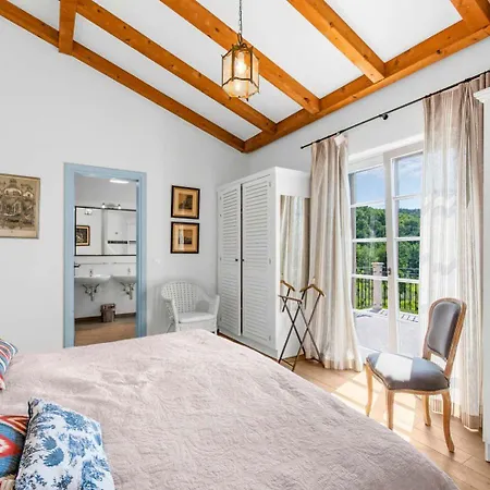 Bottega Villa *